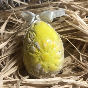 Sárga húsvéti tojás, Otthon & Életmód, Dekoráció, Fali és függő dekoráció, Függődísz, Kerámia, Agyagozás, MESKA