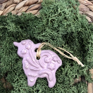 Rózsaszín Bárányka kerámia függő dísz - ünnepi díszek, dekorációk - húsvéti díszek és dekorációk - húsvéti tojásfadíszek - Meska.hu