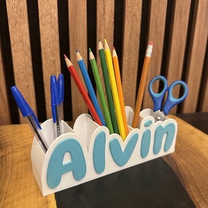 Névre szóló asztali ceruzatartó, Otthon & Életmód, Papír, írószer, Tolltartó & Ceruzatekercs, Mindenmás, Tedd egyedivé és rendezetté a tanulósarkot vagy az íróasztalt ezzel a vidám, névre szóló ceruzatart..., MESKA