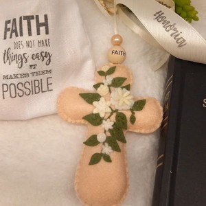Kereszt, filc virágokkal-Bibliai igés zsákban-FAITH-barack - otthon & életmód - vallás - kereszt - Meska.hu