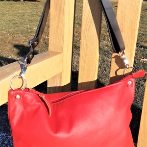 Piros bőr kistáska levehető díszbojttal City XS 003 - táska & tok - kézitáska & válltáska - válltáska - Meska.hu