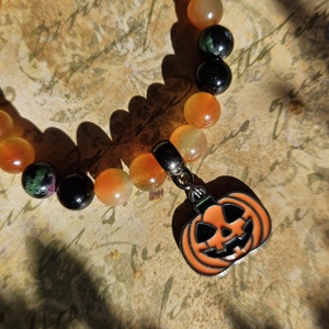 Tök medálos ásvány karkötő - otthon & életmód - dekoráció - halloween - halloweeni ékszerek - Meska.hu