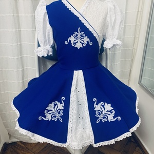 Hímzett, pörgős, egyedi, saját tervezésű alkalmi ruha - Meska.hu