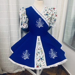 Hímzett, pörgős, egyedi, saját tervezésű alkalmi ruha - ruha & divat - gyerekruha - ruha - Meska.hu