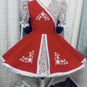Hímzett, pörgős, egyedi, saját tervezésű alkalmi ruha - ruha & divat - gyerekruha - ruha - Meska.hu
