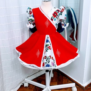 Hímzett, pörgős, egyedi, saját tervezésű alkalmi ruha - ruha & divat - gyerekruha - ruha - Meska.hu