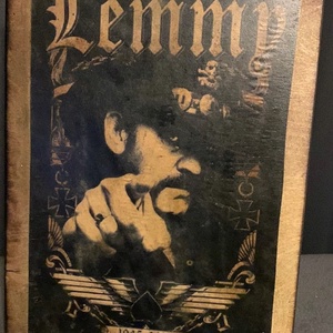 Lemmy fakép - Meska.hu
