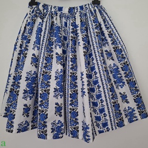 Folklór virágmintás, pörgős néptánc szoknya 35 cm - Meska.hu