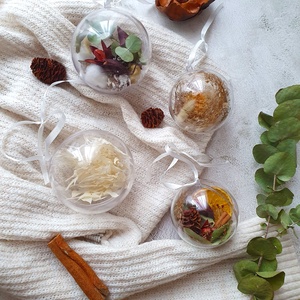 Szárazvirágos karácsonyfa gömbök, egyedi felirattal - karácsony - karácsonyi lakásdekoráció - karácsonyfadíszek - Meska.hu