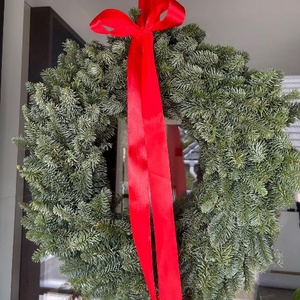 Óriási élő fenyő ajtódísz, Karácsony, Karácsonyi lakásdekoráció, Karácsonyi ajtódíszek, Virágkötés, MESKA