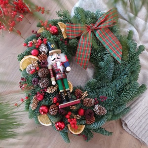 Élő fenyő alapú, diótörő kopogtató, Karácsony, Adventi díszek, Adventi koszorú, Virágkötés, MESKA