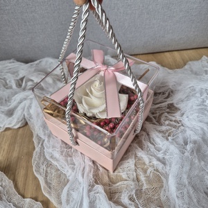 Örökrózsa virágbox Anyák napjára, szülőköszöntőrey esküvőre, születésnapra, Otthon & Életmód, Virágdekoráció, Virágok, Virágbox, Virágkötés, MESKA