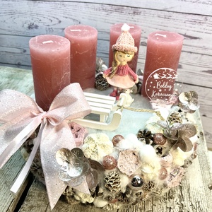 Rózsaszín kislánnyal adventi koszorú - Meska.hu