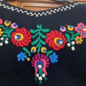 Kézzel hímzett kalocsai mellény � hibátlan állapotban - ruha & divat - női ruha - mellény - Meska.hu