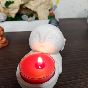 Jesmonite szerzetes mécsestartó - kézzel öntött, környezetbarát lakásdekor - otthon & életmód - gyertya, illat, aroma - mécses és mécsestartó - Meska.hu