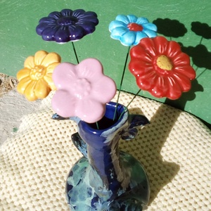 Kerámia virág zöld színű szárral -  - Meska.hu