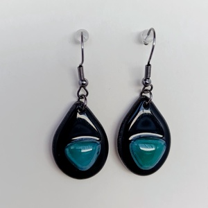  Csepp alakú fekete lógó fülbevaló türkiz pöttyel - ékszer - fülbevaló - lógó csepp fülbevaló - Meska.hu