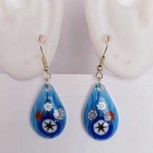 Virágok kék alapon, Ékszer, Fülbevaló, Lógó fülbevaló, Üvegművészet, Ékszerkészítés, MESKA
