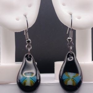 Csepp alakú fekete lógó fülbevaló stilizált pillangóval, Ékszer, Fülbevaló, Lógó fülbevaló, Üvegművészet, Ékszerkészítés, MESKA