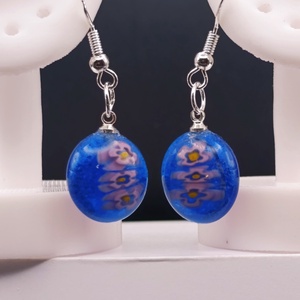 Halványlila virágok kék  alapon , Ékszer, Fülbevaló, Lógó fülbevaló, Üvegművészet, Ékszerkészítés, MESKA