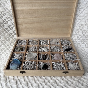 Ásványgyűjtő doboz - kellékek & szerszámok - hobby fa alapanyag - tároló - Meska.hu