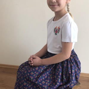 Néptáncos próbaszoknya + hímzett póló, Ruha & Divat, Babaruha & Gyerekruha, Ruha, Varrás, Hímzés, MESKA