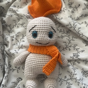 Horgolt szellem levehető kalappal, biztonsági szemmel - otthon & életmód - dekoráció - halloween - halloweeni figurák - Meska.hu