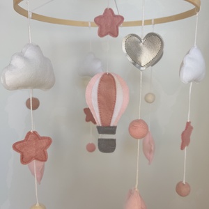 Rózsaszín hőlégballonos babaforgó, Játék & Sport, 3 éves kor alattiaknak, Kiságyforgó, Varrás, Nemezelés, MESKA