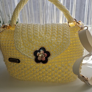 Sunny Flower  kézzel horgolt női táska (La Nelly) - táska & tok - kézitáska & válltáska - vállon átvethető táska - Meska.hu