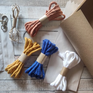 DIY: Készíts 4 makramé kulcstartót újrahasznosított pamutfonalból! - diy (csináld magad) - egységcsomag - Meska.hu