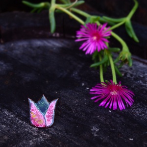 Tulipán bross, kitűző  - tűzzománc  - ékszer - kitűző és bross - Meska.hu