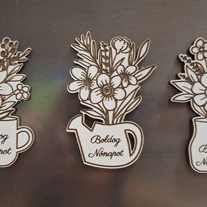 Gravírozott nőnapi hűtőmágnes - otthon & életmód - konyhafelszerelés, tálalás - konyhai dekoráció - hűtőmágnes - Meska.hu