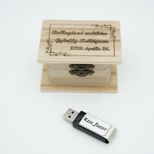 Gravírozott pendrive + fa ládika egyedi felirattal - esküvő - emlék & ajándék - doboz - Meska.hu