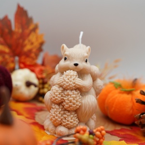 Őszi erdő mókusa illatgyertya, dekorgyertya - karácsony - karácsonyi lakásdekoráció - karácsonyi illatgyertya, mécses - Meska.hu