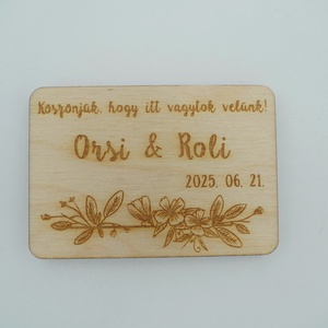 Virágmintás, gravírozott, fa köszönőajándék, hűtőmágnes - esküvő - emlék & ajándék - köszönőajándék - Meska.hu
