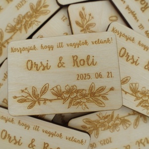 Virágmintás, gravírozott, fa köszönőajándék, hűtőmágnes - esküvő - emlék & ajándék - köszönőajándék - Meska.hu