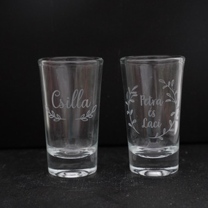 Egyedi, gravírozott feles üvegpohár, felespohár, pálinkáspohár, akár esküvőre is  - esküvő - emlék & ajándék - nászajándék - esküvői pohár, pohárszett - Meska.hu