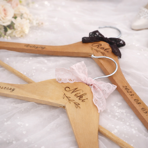 Esküvői gravírozott, díszített, fa vállfa, Esküvő, Ruha, Vállfa, Gravírozás, pirográfia, MESKA