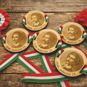 Gravírozott kokárda, kitűző március 15-re - Meska.hu