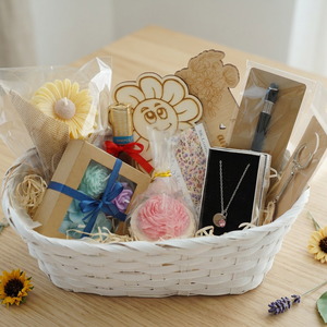 Exkluzív ajándékcsomagok Anyák Napjára - esküvő - emlék & ajándék - szülőköszöntő ajándék - Meska.hu