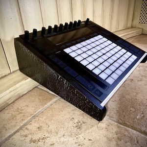 Ableton Push 2, 15�-os asztali állvány - könyv & zene - hangszer & hangszertok - Meska.hu
