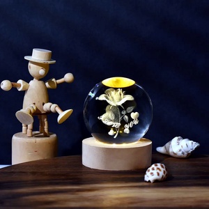 Örökrózsa 3D LED kristály hógömb  - ha valami igazán örökké tartót keresel! , Otthon & Életmód, Lámpa, Hangulatlámpa, Fotó, grafika, rajz, illusztráció, Gravírozás, pirográfia, MESKA
