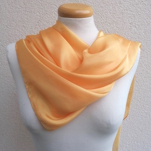 világos narancs selyemkendő 90x90cm, Ruha & Divat, Sál, Sapka, Kendő, Kendő, Selyemfestés, MESKA