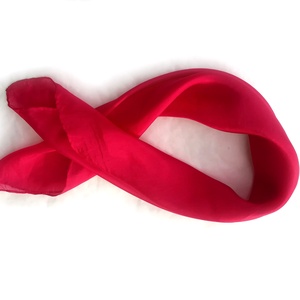 piros kis selyemkendő 55x55cm - Meska.hu