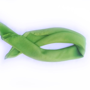 lágy zöld kis selyemkendő 55x55cm - Meska.hu