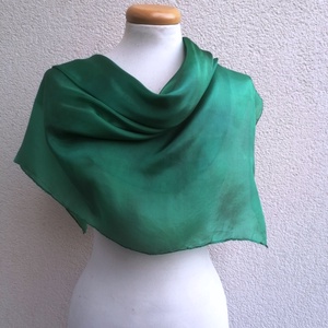fenyőzöld selyemkendő 90x90 - Meska.hu
