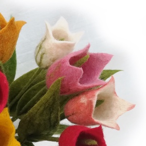 nemez tulipán, virágdísz  drótszálon  - otthon & lakás - dekoráció - virágdísz és tartó - csokor & virágdísz - Meska.hu
