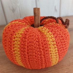 Horgolt tök /csíkos/ - halloweeni dekoráció - halloweeni dekoráció - Meska.hu