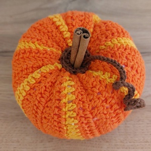 Horgolt tök /csíkos/ - halloweeni dekoráció - halloweeni dekoráció - Meska.hu