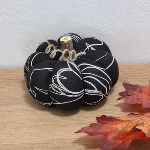 Őszi varrott tök dekoráció /9 cm/, Otthon & Életmód, Dekoráció, Halloween, Halloweeni tök, Varrás, MESKA